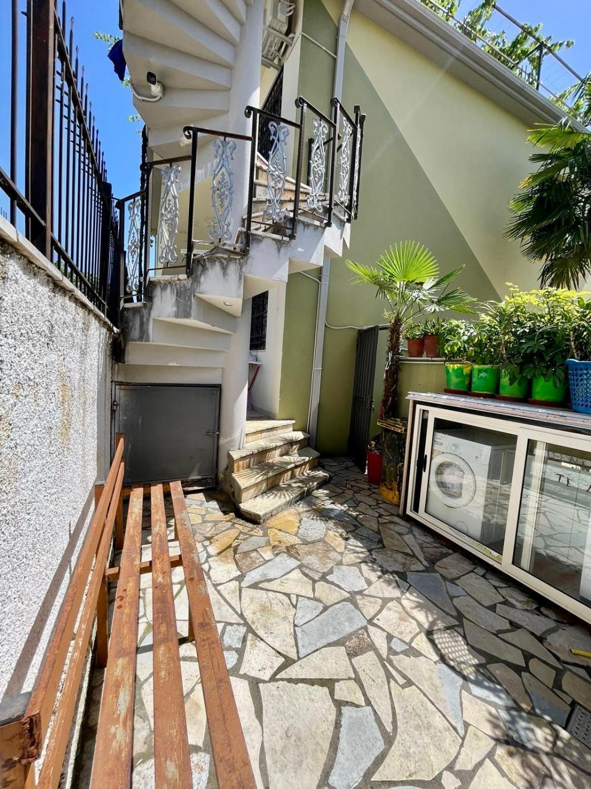 Xhou'S Home Shkodër Екстериор снимка